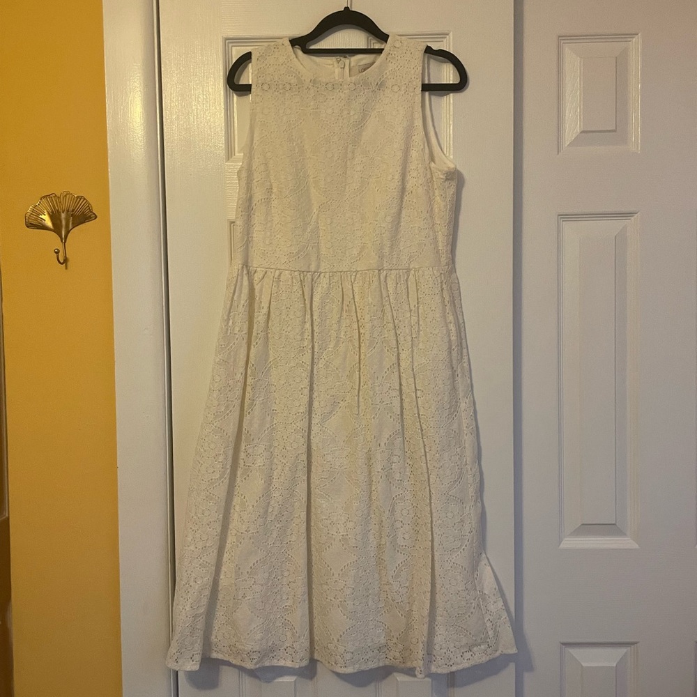 Elegant White Lace Dress